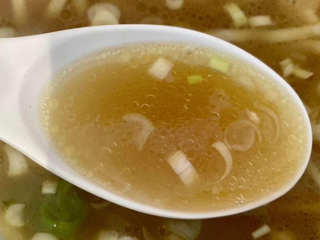 中華蕎麦しのざき江曽島店のスープ