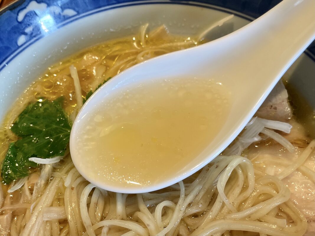 中華そばぴんすけのスープ