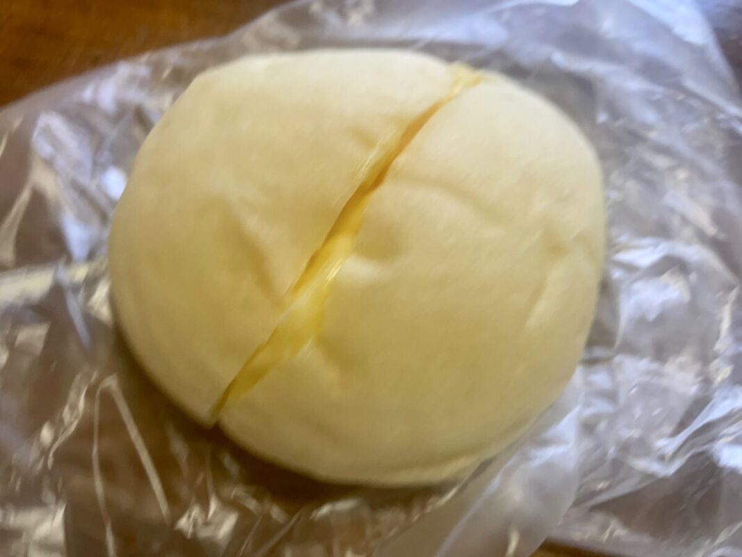 ケンジ小麦館のクリームパン