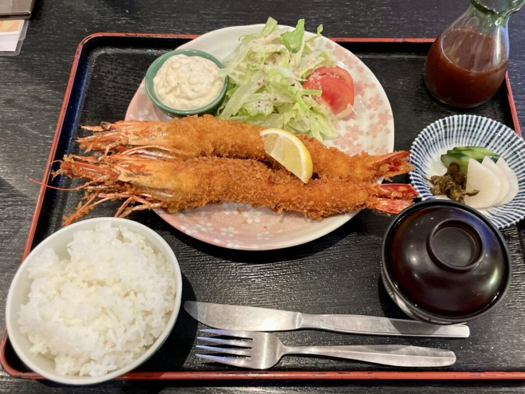 日本料理志ぶ家の大海老フライ定食