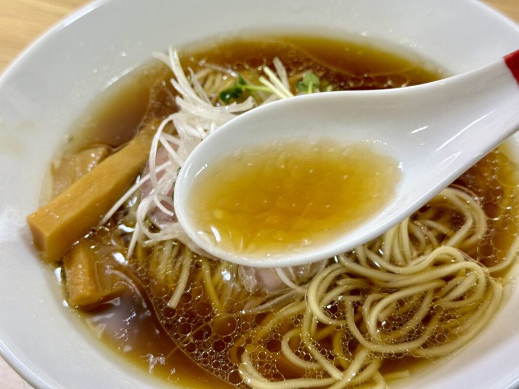 麺飯食堂のラーメンスープ