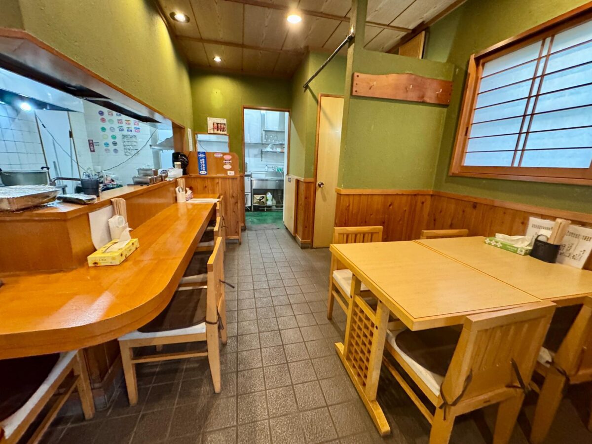 ニクメシヤ（肉飯屋）釜川沿いランチの人気店！名物店主が腕を振るう激ウマ豪快チャーハン