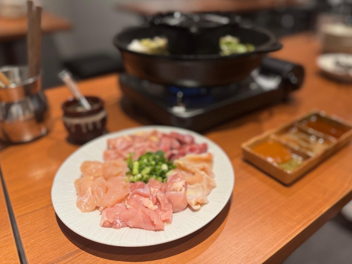 大衆酒場 尽 | 栃木初登場「育てる鍋」とは？リーズナブルで美味しいプリプリ鶏焼肉&鍋 写真2