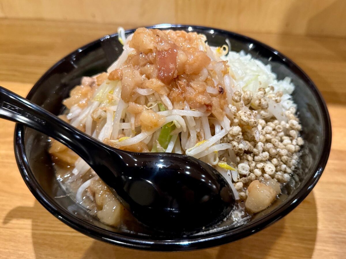 ラーメンジャンクス中央店 |人気のG系ラーメン店が市役所前に！煮干しの二郎系が美味しい 写真5